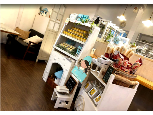 LITTLE+CAFEカフェ